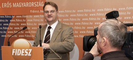 Répássy Róbert , a Fidesz frakcióigazgatója