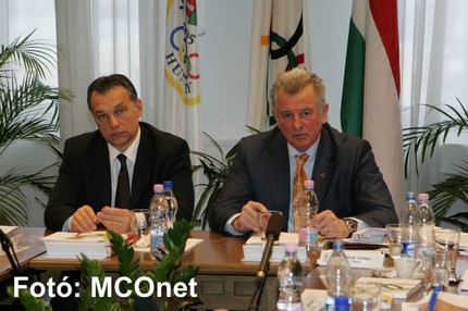 Orbán Viktor és Schmitt Pál a konzultáción