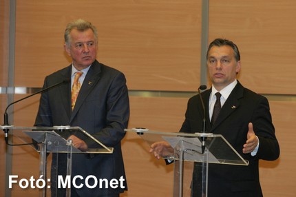 Schmitt Pál és Orbán Viktor a konzultációt követő sajtótájékoztatón 