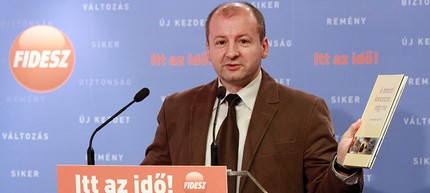 Simicskó István, az Országgyűlés Honvédelmi bizottságának alelnöke