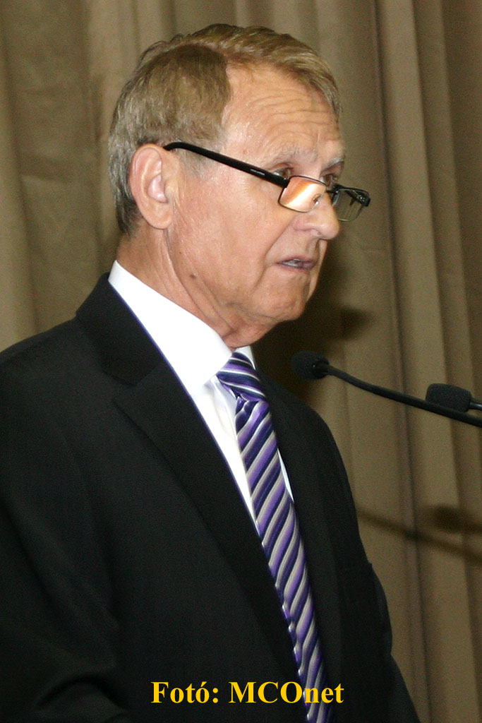 Dr. Túrós András