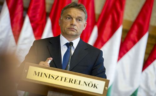 Aki adós, annak törlesztenie kell – szögezte le Orbán Viktor -, de ennek a gyakorlata, számítási módjai, a költségek felszámításának rendje jelenleg átláthatatlan.