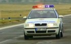 Mobil totemoszlopokkal ellenőrzi a járműveket a rendőrség