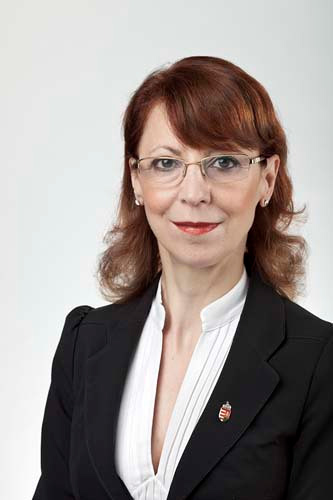 Dr. Szabó Erika 