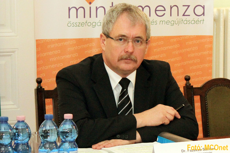  Dr. Fazekas Sándor vidékfejlesztési miniszter szerint is fontos s Mintamenza Program