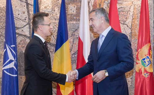 Montenegróban tárgyalt Szijjártó Péter a NATO tagságot illetően