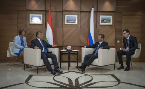 Orbán Viktor Oroszországban tárgyalt Dmitrij Medvegyev kormányfővel