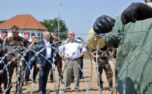 A magyar határt augusztus 31-re lezárják délen