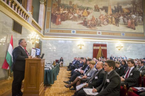 A magyar kendertermesztés feltámasztásáról tartottak konferenciát az Országházban