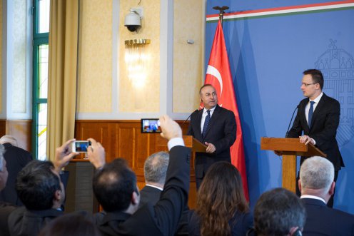 Szijjártó a török külügyminisztert fogadta
