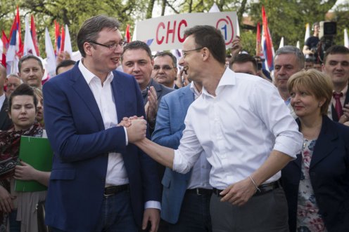 A magyar külügyminiszter a szerb kormánypárt választási nagygyűlésén mondott beszédet