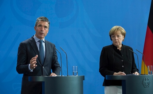Merkel: az elrettentés mellett a párbeszédre is törekedni kell a NATO és Oroszország kapcsolatában