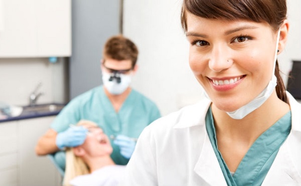 Jövőre a fogorvosok is pályázhatnak letelepedési és praxisjogvásárlásra