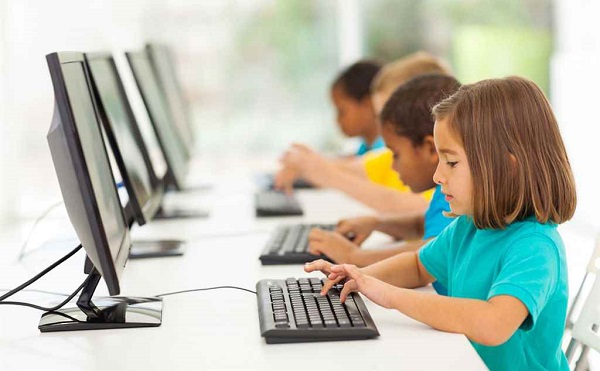 Az internet hatása a gyermekekre és fiatalokra