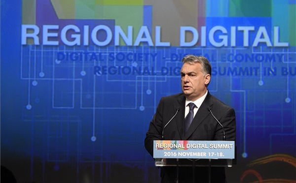 Orbán: a digitális fejlődés kulcsa az autóipar