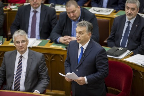 Orbán napirend előtt: reformjaink működnek