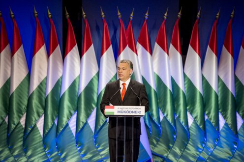 Orbán a kötelező kvóták elleni harcot tartja 2016 legnagyobb feladatának