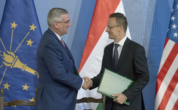 Történelmi jelentőségű magyar-amerikai együttműködési megállapodás