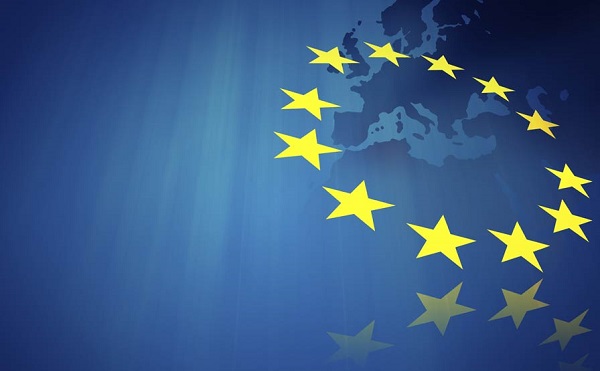 Az Európai Bizottság megindította a hetes cikk szerinti eljárást Varsóval szemben