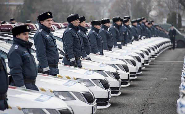 Több mint 2600 új rendőrségi autó