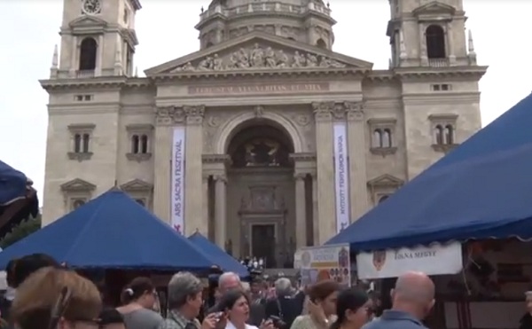 A budapesti Szent István Bazilika előtt ünnepelték a magyar értékeket
