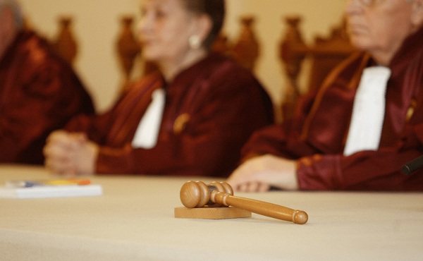 Részben alkotmányellenes a román büntető törvénykönyv módosítása