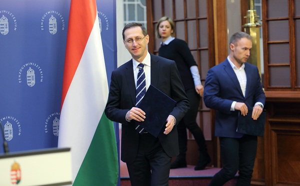 Javította Magyarország hitelminősítői besorolását a Standard and Poor’s