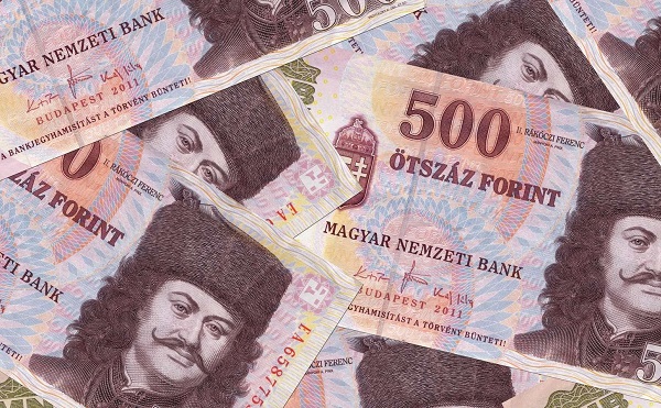 Október végéig lehet fizetni a régi 500 forintos bankjegyekkel