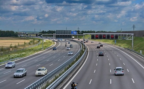Több autópálya-szakaszt és egy Duna-hidat is átadnak jövőre
