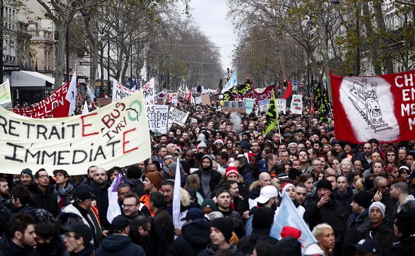 Újabb szakszervezeti és ellenzéki tiltakozások a tervezett nyugdíjreform ellen Franciaországban