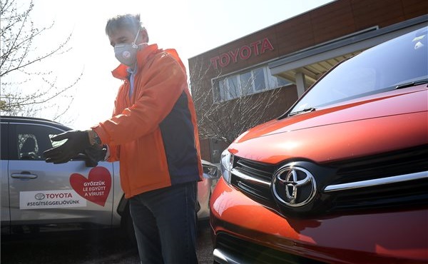 20 gépjárművet ajánlott fel a járvány elleni védekezéshez a Toyota