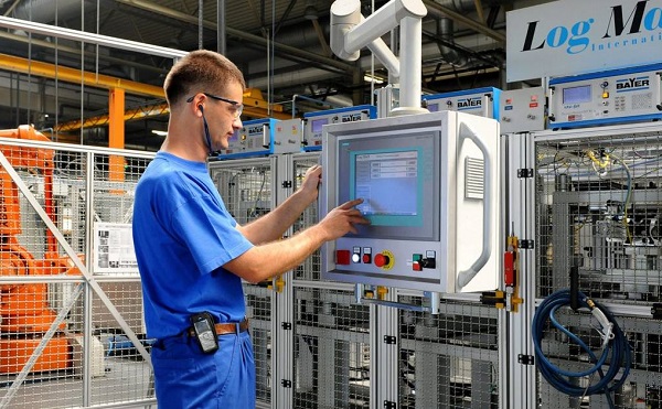 Több mint 400 millióból bővítette gyártókapacitását a Momert Zrt.