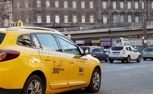 Törvénymódosítás: büntetett előéletűek nem vezethetnek taxit