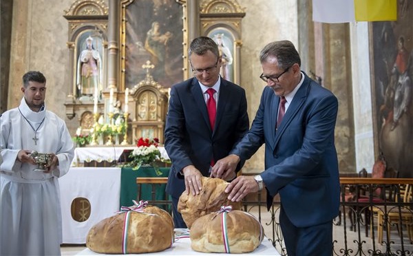 Rétvári: Szent István a magyar állam és egyház létrehozója
