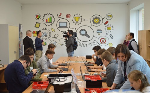 Digitális közösségi alkotóműhelyt adtak át Szerencsen