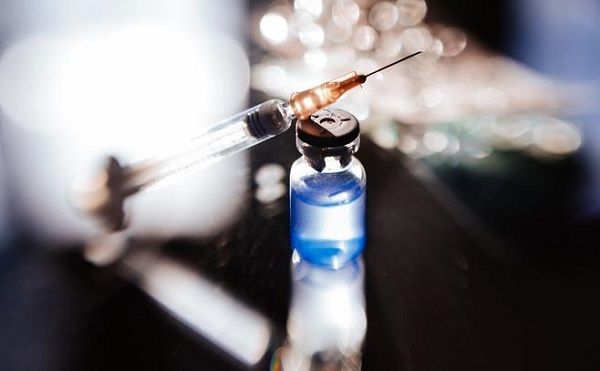 Szijjártó: decembertől kerülhet Magyarországra az orosz vakcina