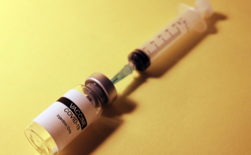 Kínából újabb 1,2 millió Sinopharm-vakcina érkezett, bőven a teljesítési határidő előtt