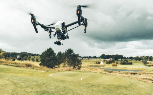 Az évtized végére a drónokat is bevetik a sürgősségi szolgáltatásokban