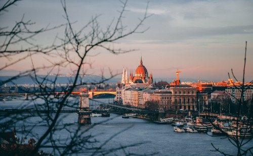 A magyar és osztrák főváros között történik korszerűsítés 