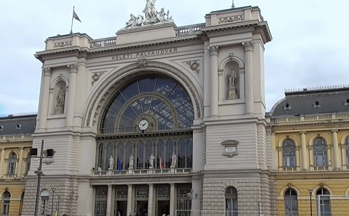 Korszerű utascentrum nyílt a budapesti Keleti Pályaudvaron