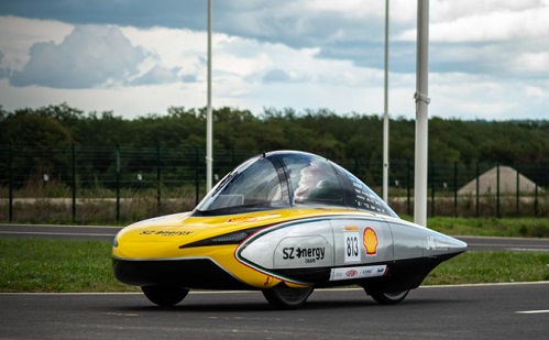 Saját fejlesztésű önvezető autót vitt a világversenyre a győri csapat